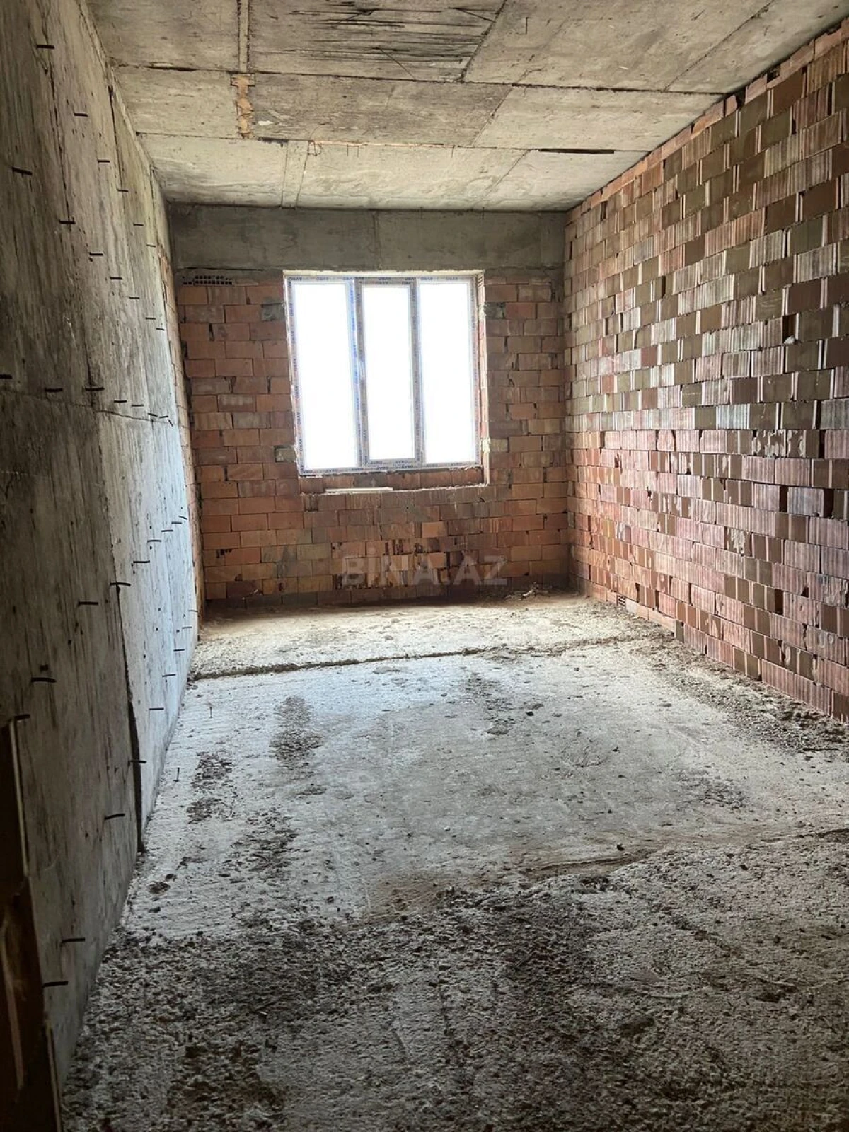 Satılır 3 otaqlı mənzil 141 m²