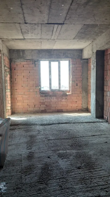 Satılır 3 otaqlı mənzil 141 m²