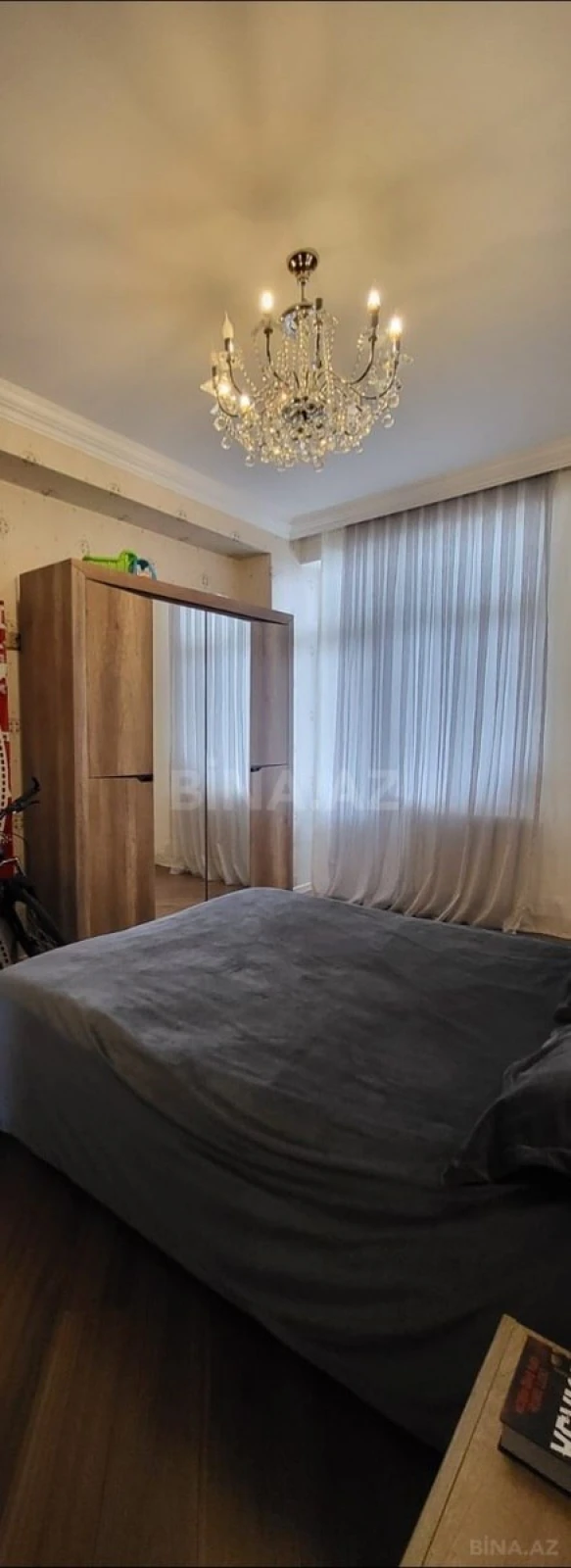 Satılır 4 otaqlı mənzil 140 m²