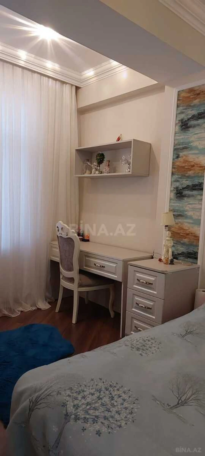 Satılır 4 otaqlı mənzil 140 m²