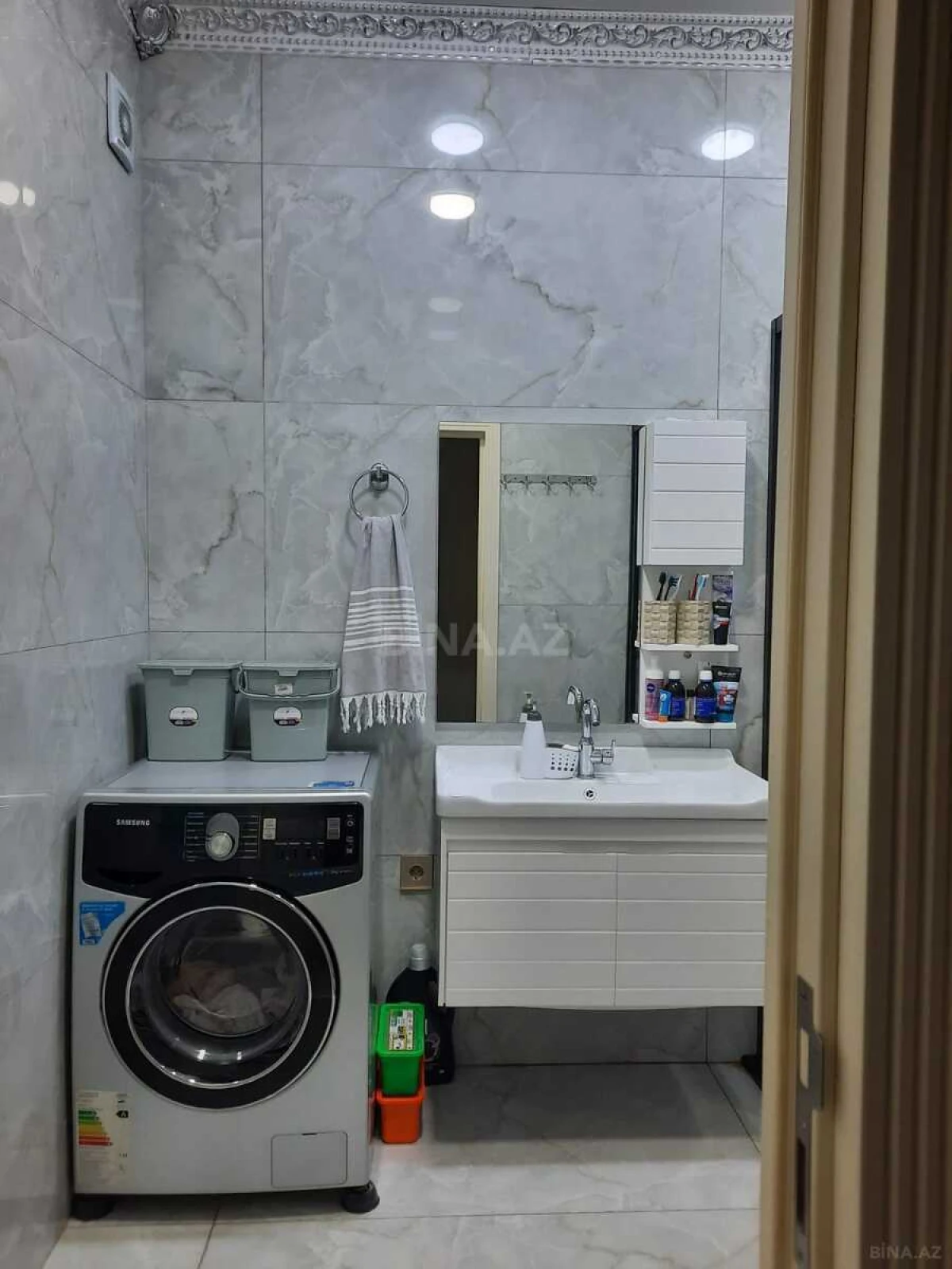 Satılır 4 otaqlı mənzil 140 m²