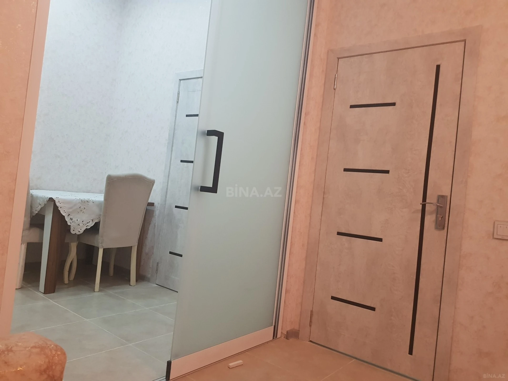 Kirayə verilir 2 otaqlı mənzil 55 m²