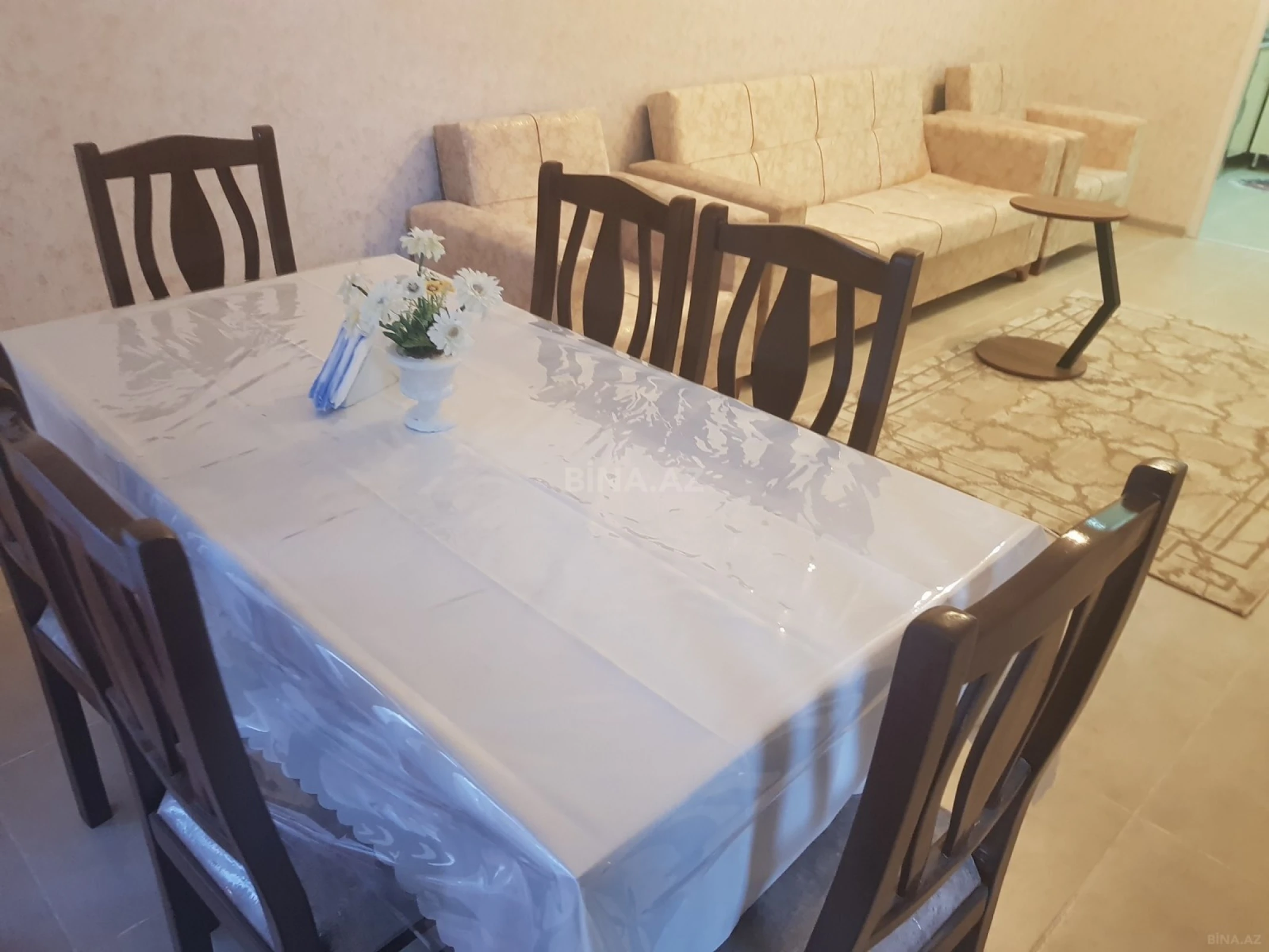 Kirayə verilir 2 otaqlı mənzil 55 m²