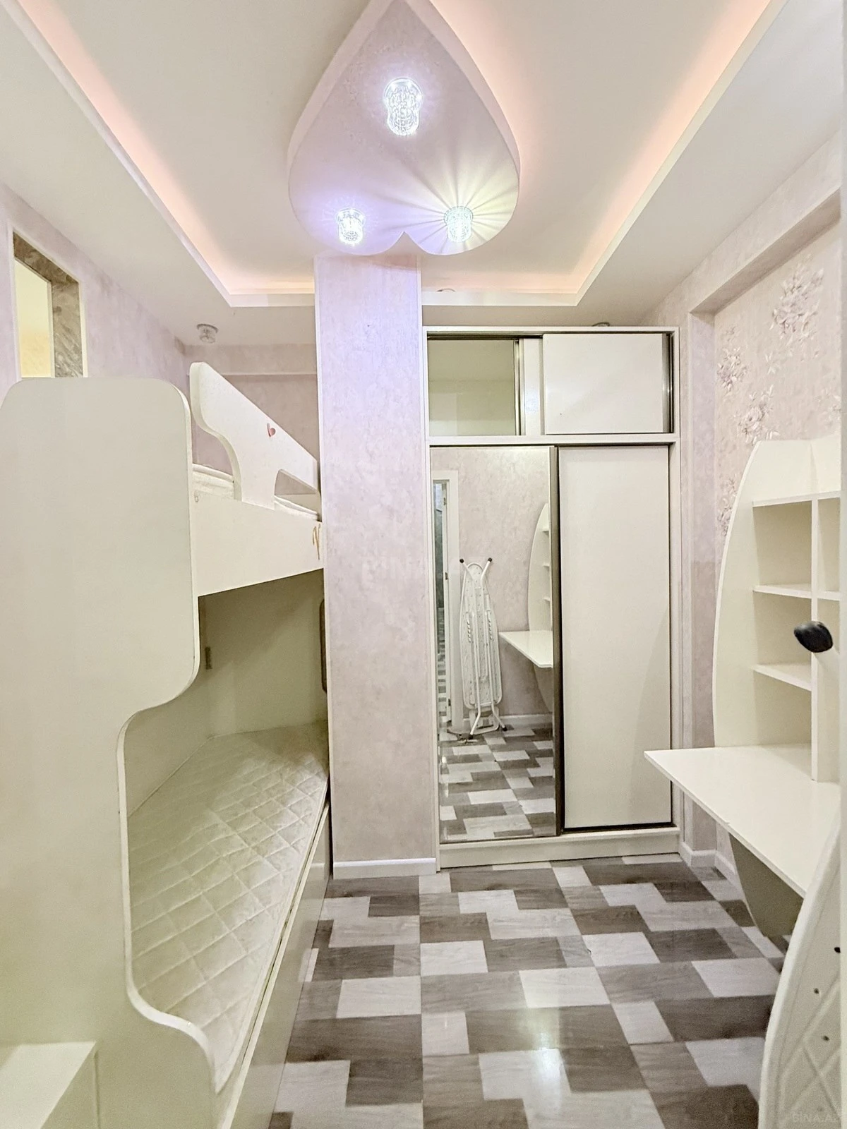 Satılır 3 otaqlı mənzil 65 m²