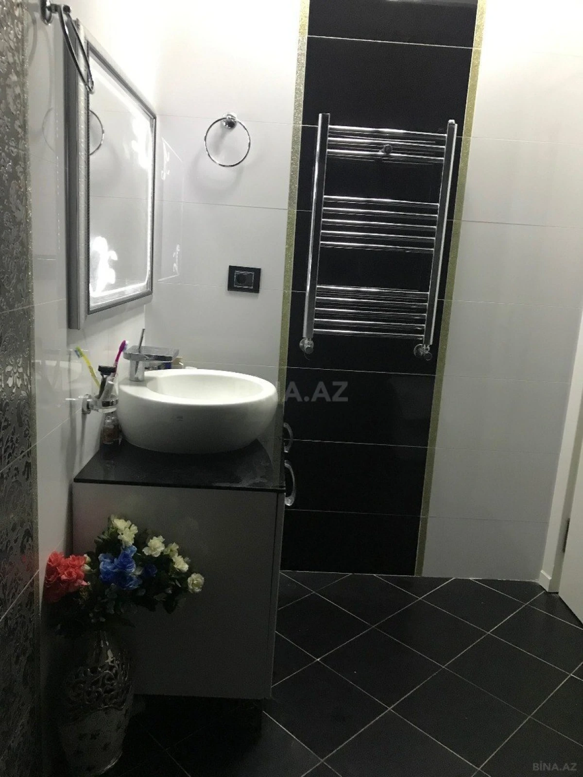 Satılır 3 otaqlı mənzil 97 m²