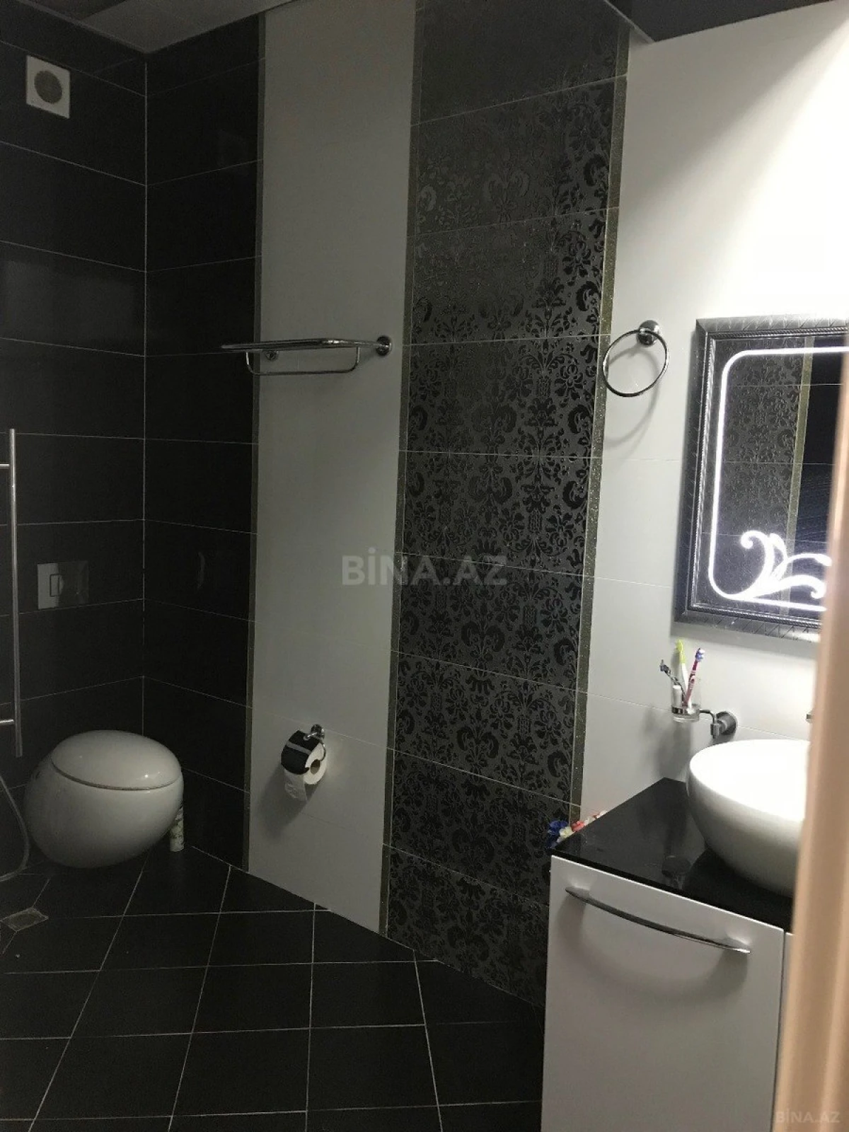 Satılır 3 otaqlı mənzil 97 m²