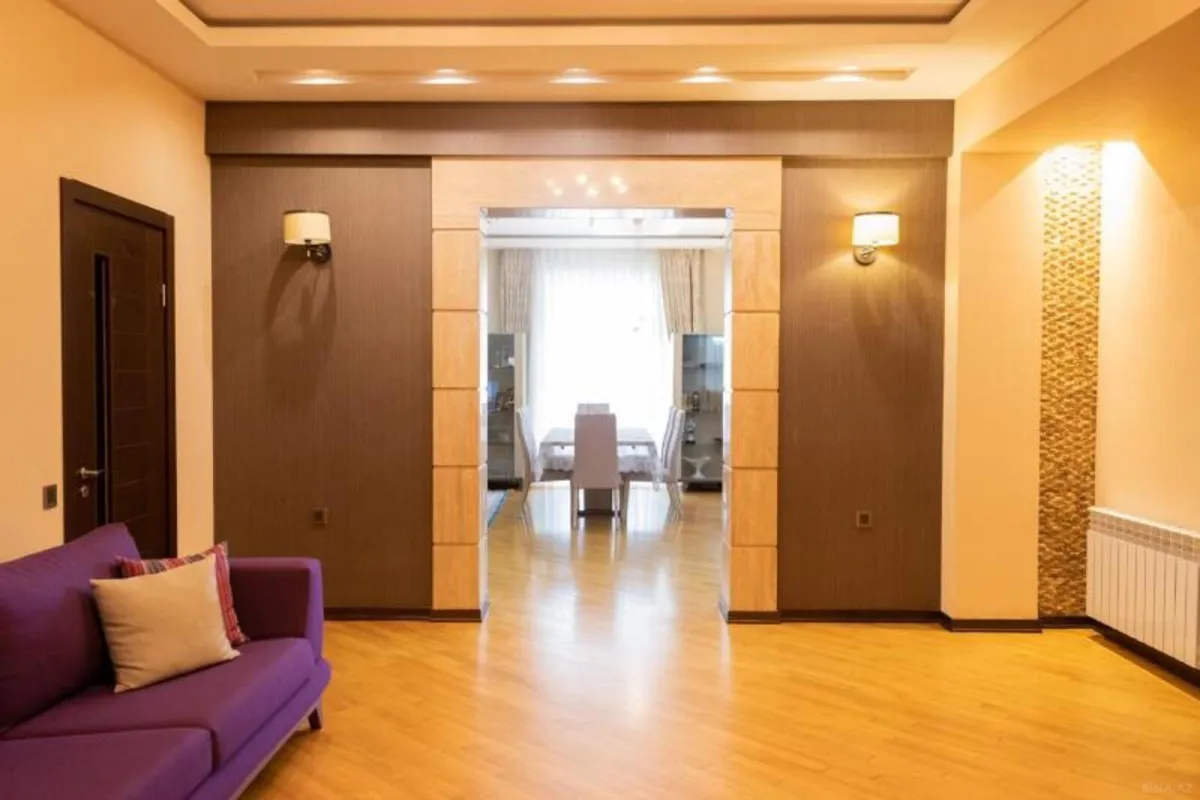Satılır 3 otaqlı mənzil 138 m²