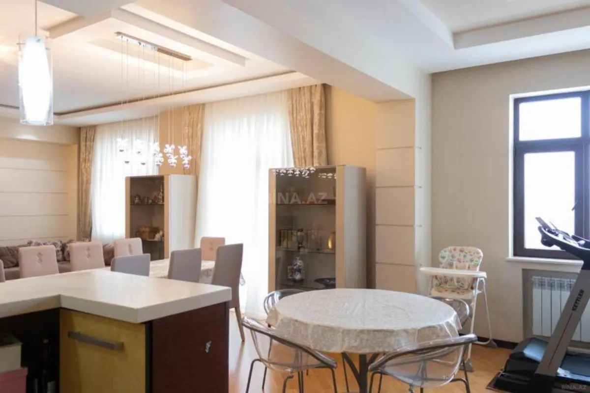 Satılır 3 otaqlı mənzil 138 m²