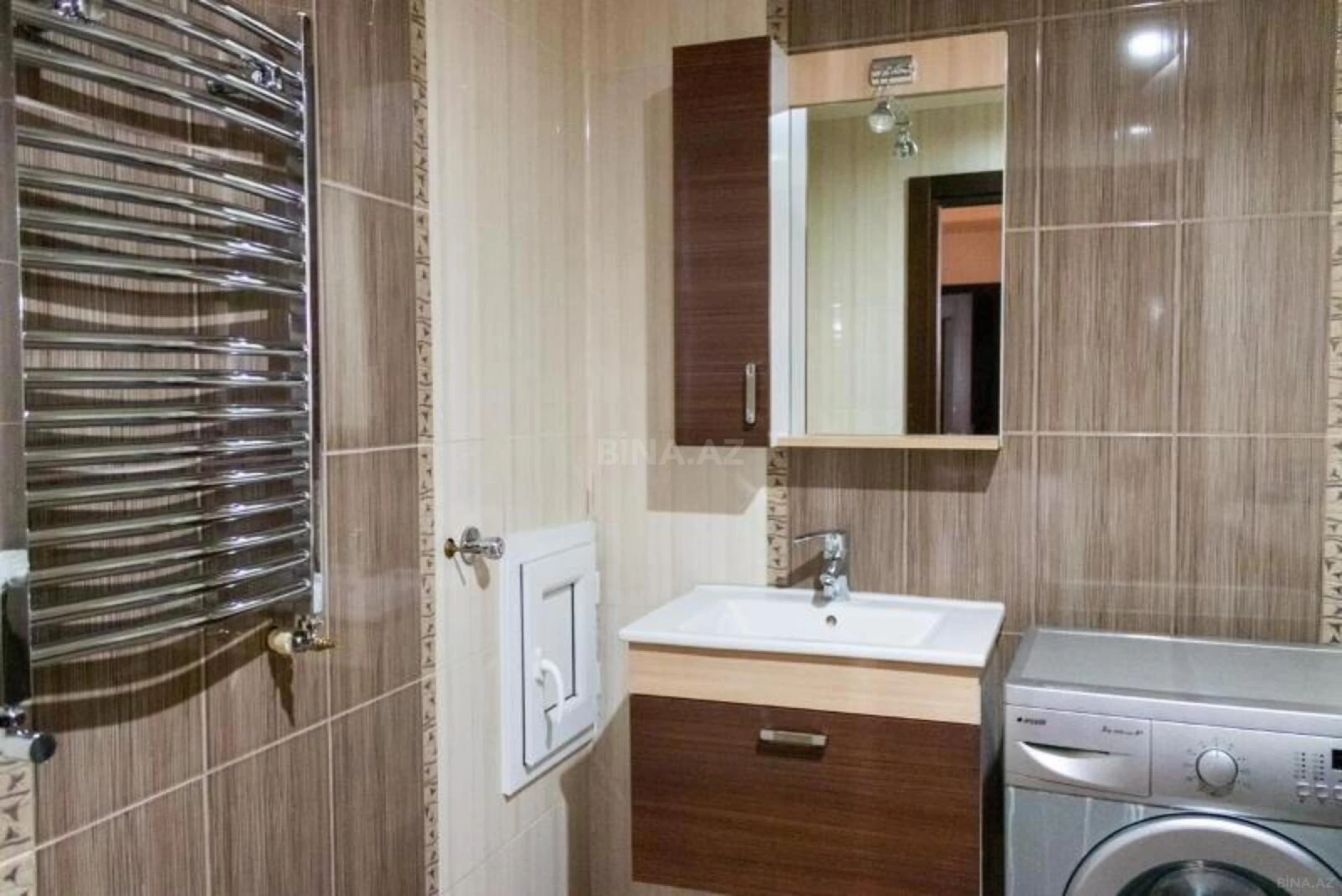 Satılır 3 otaqlı mənzil 138 m²