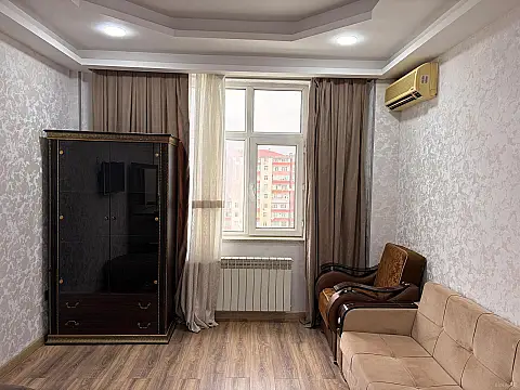 Kirayə verilir 2 otaqlı mənzil 79 m²