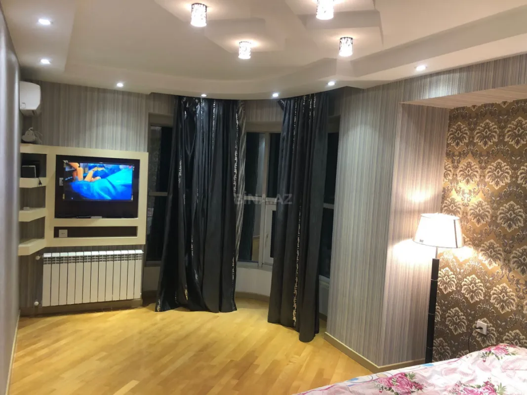 Satılır 3 otaqlı mənzil 113 m²
