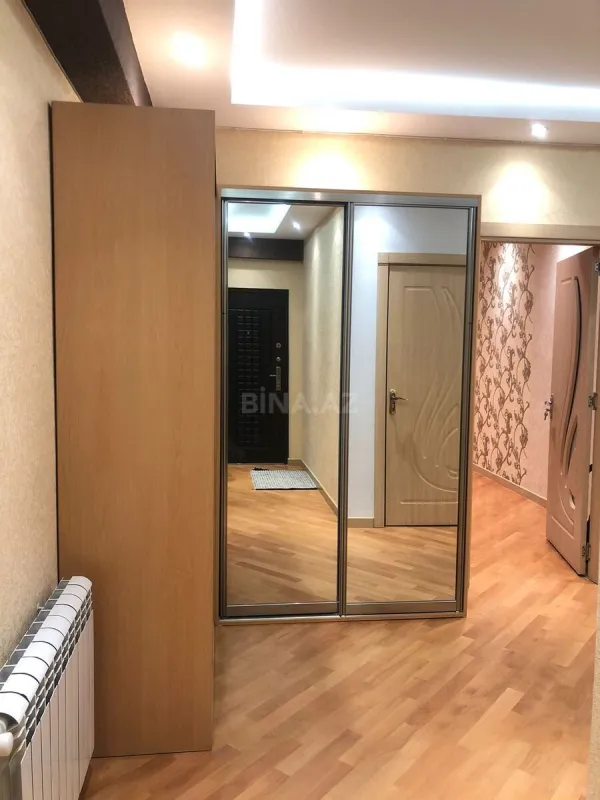 Satılır 3 otaqlı mənzil 113 m²