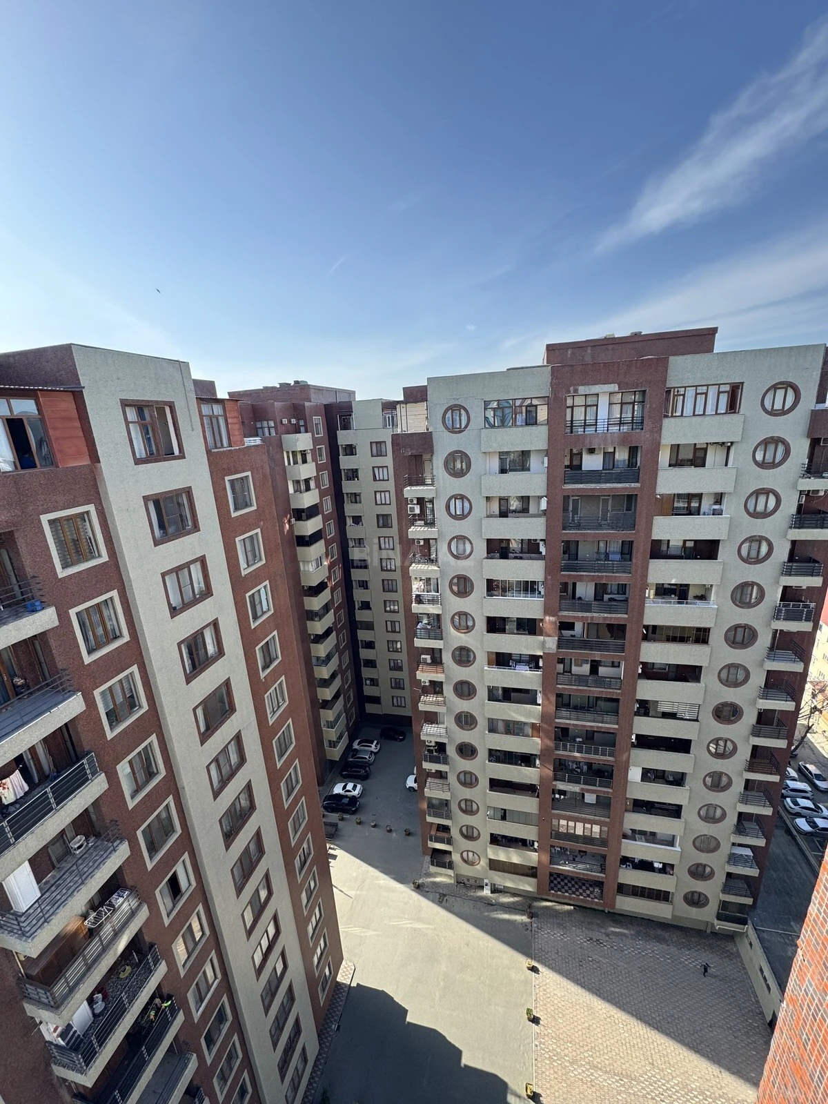 Satılır 3 otaqlı mənzil 130 m²