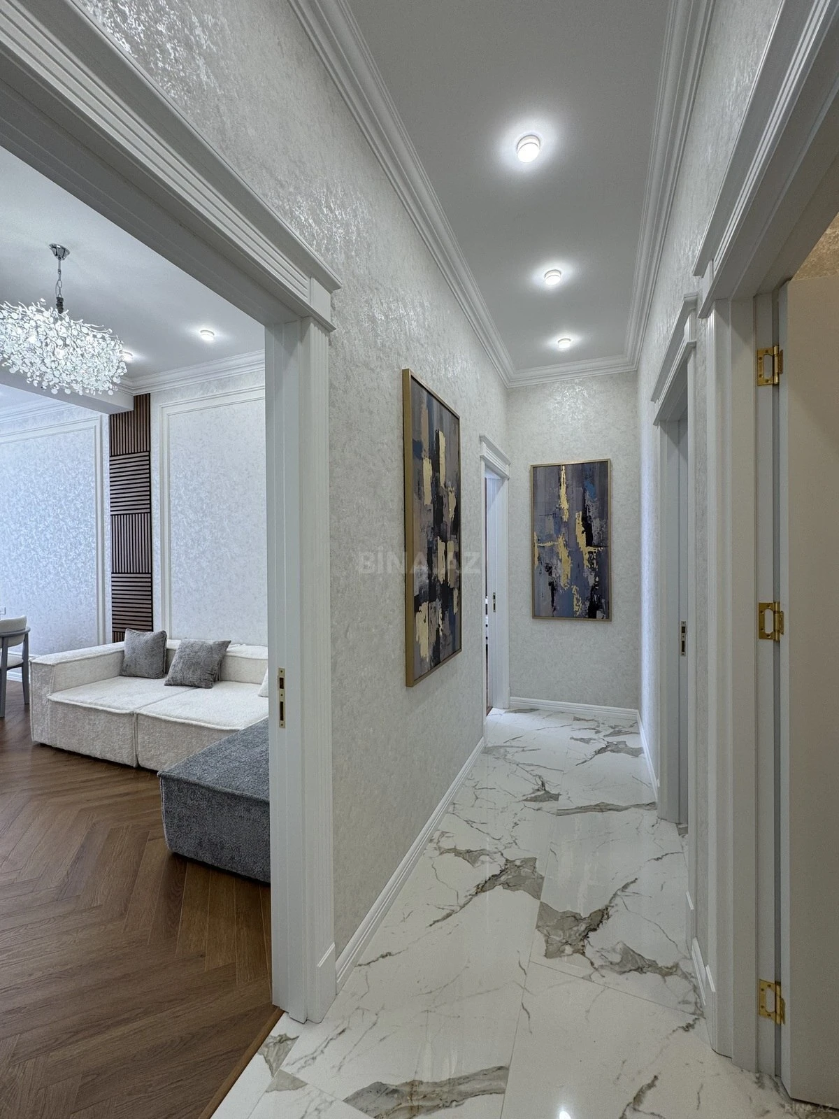 Satılır 3 otaqlı mənzil 130 m²