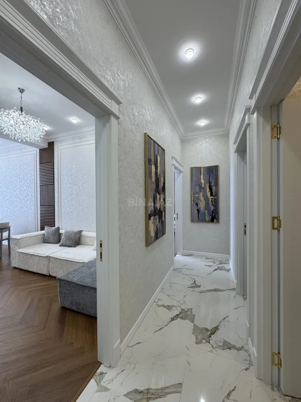 Satılır 3 otaqlı mənzil 130 m²