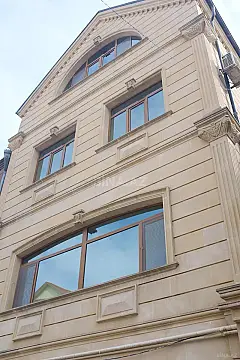 Satılır 8 otaqlı həyət evi 500 m²