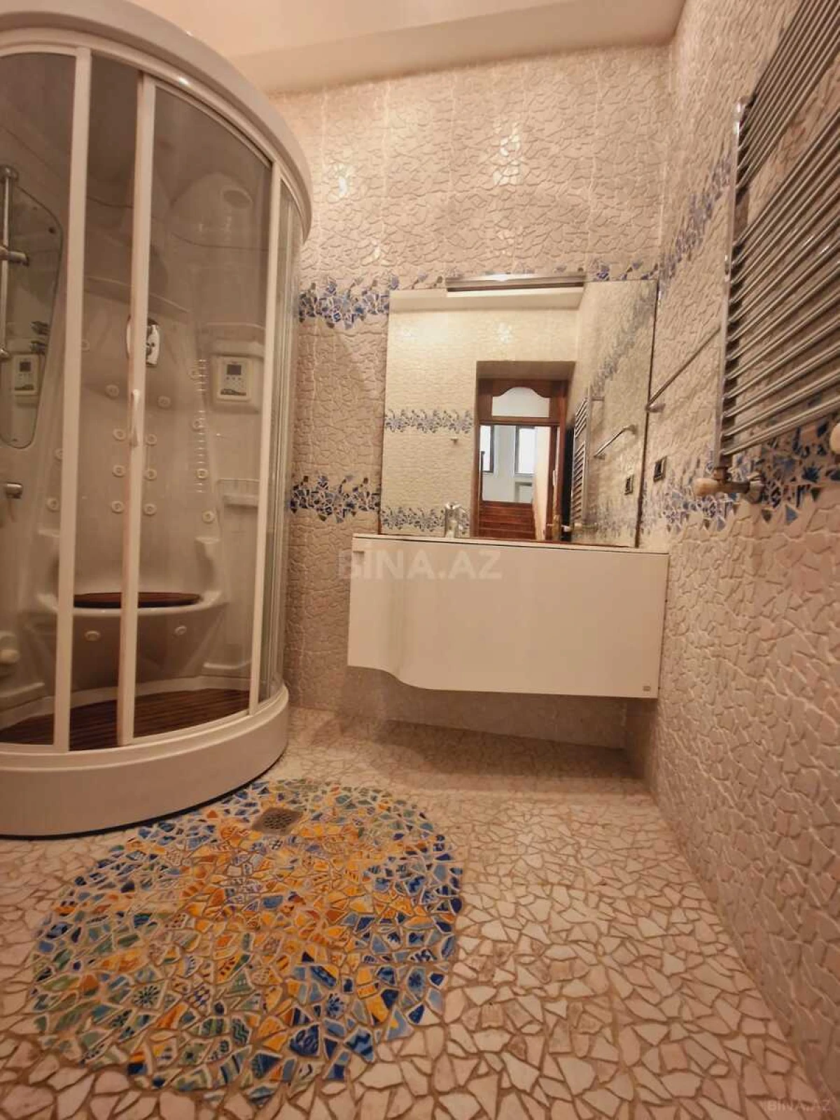 Satılır 8 otaqlı həyət evi 500 m²