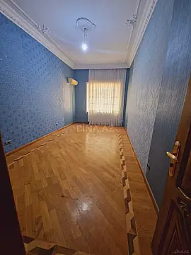 Satılır 8 otaqlı həyət evi 500 m²