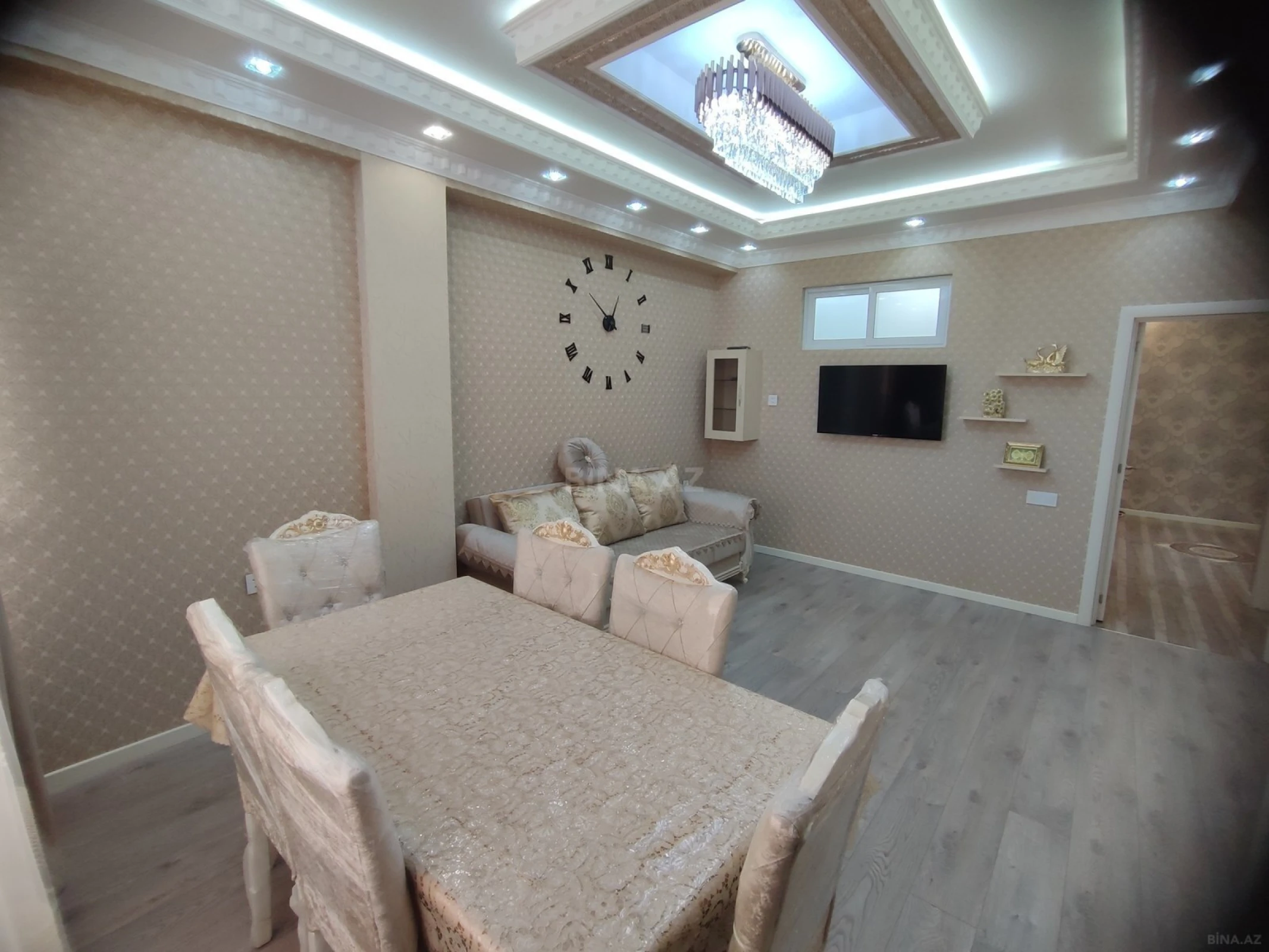 Kirayə verilir 2 otaqlı mənzil 71 m²