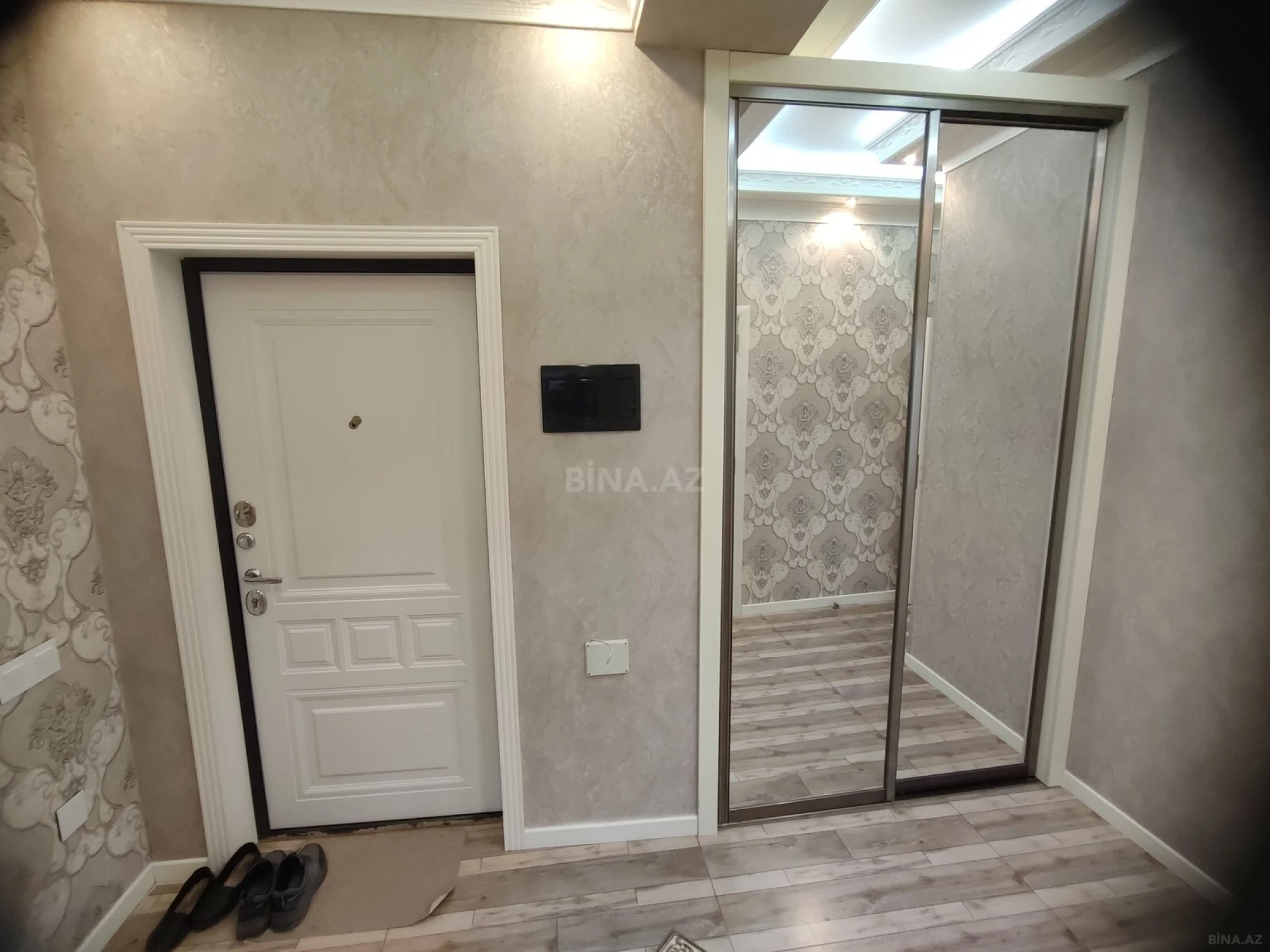 Kirayə verilir 2 otaqlı mənzil 71 m²