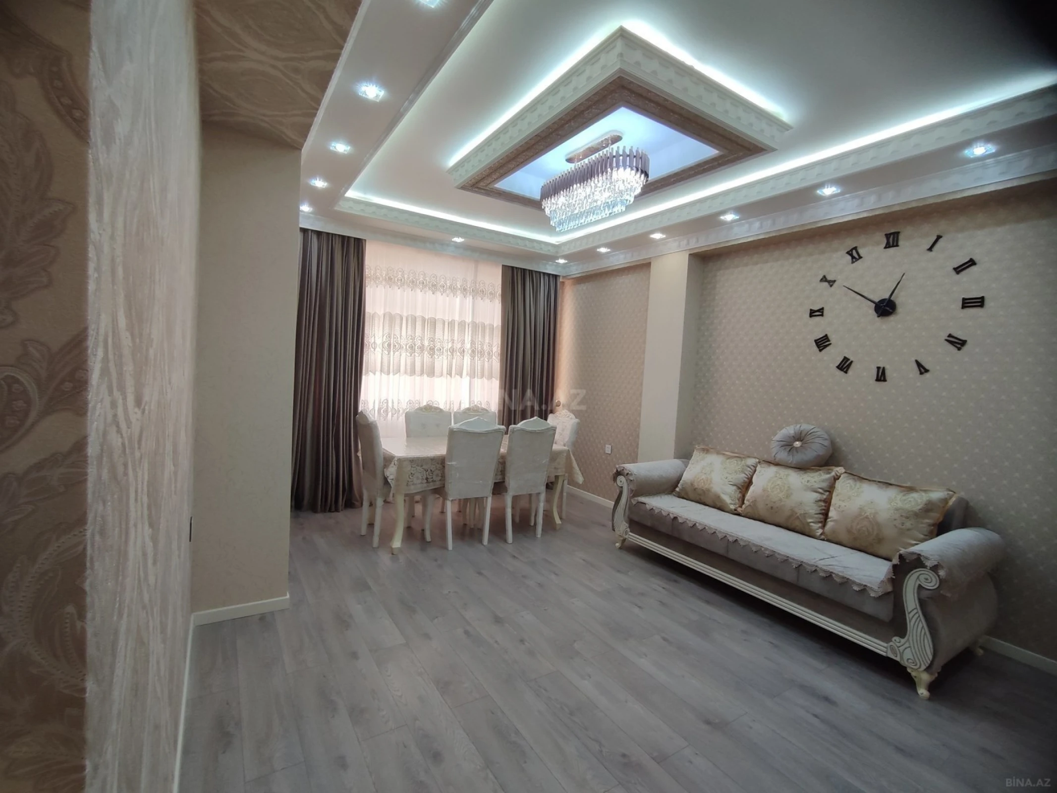 Kirayə verilir 2 otaqlı mənzil 71 m²