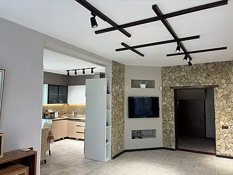 Kirayə verilir 5 otaqlı həyət evi 250 m²