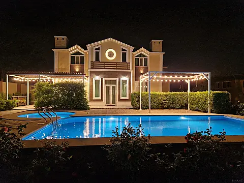 Kirayə verilir 5 otaqlı həyət evi 250 m²