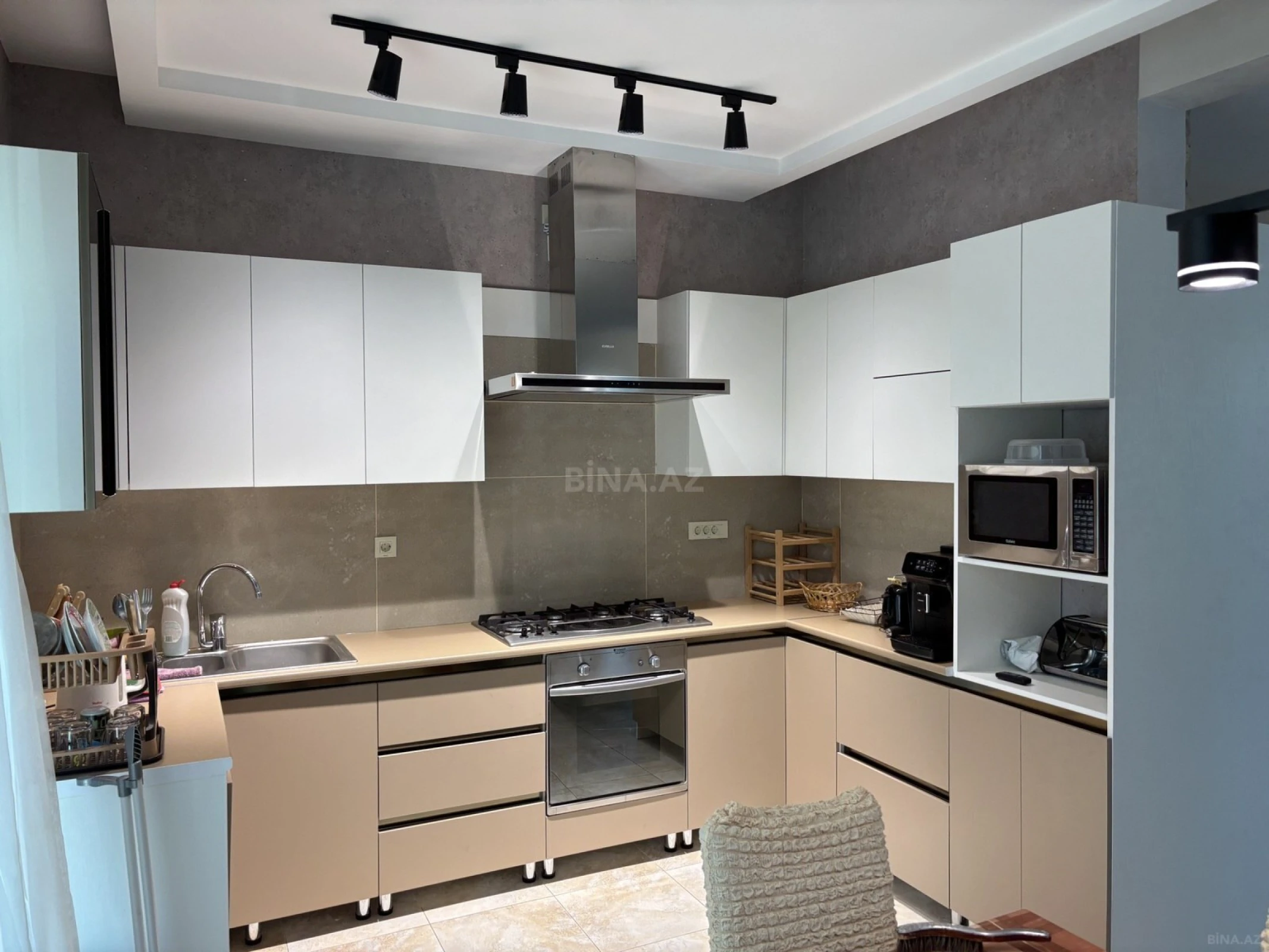 Kirayə verilir 5 otaqlı həyət evi 250 m²