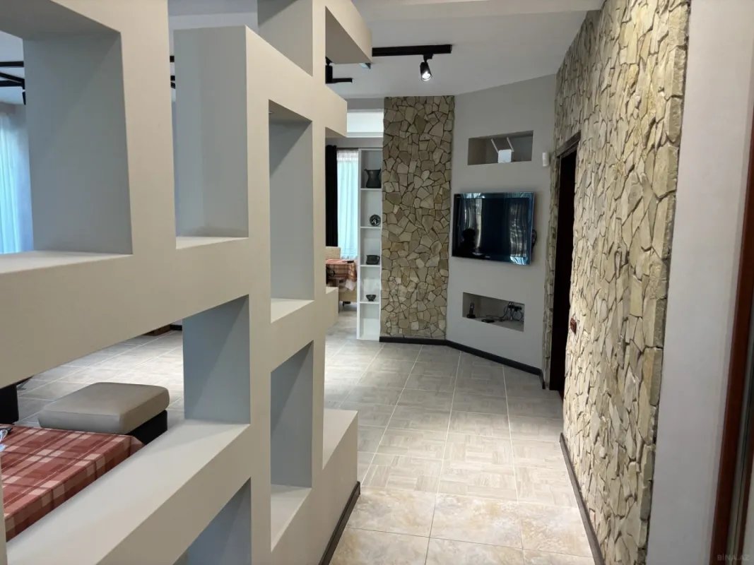 Kirayə verilir 5 otaqlı həyət evi 250 m²