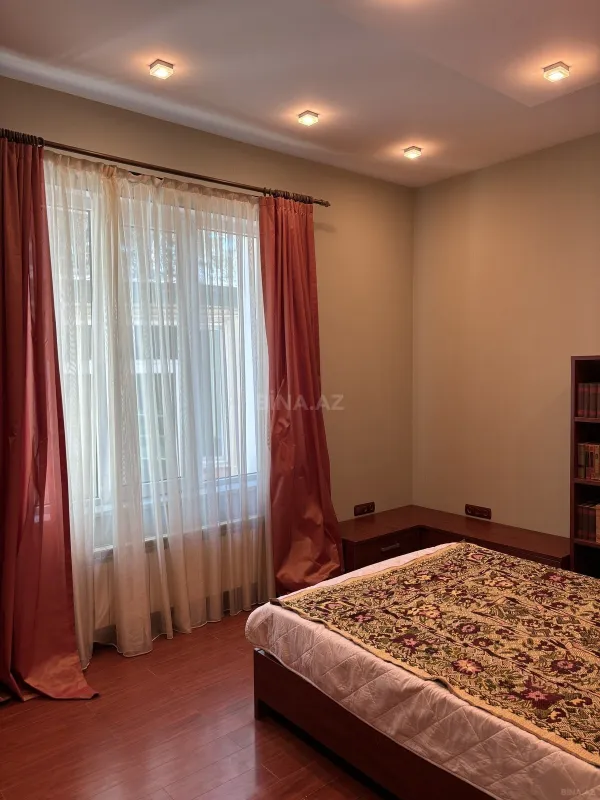 Kirayə verilir 5 otaqlı həyət evi 250 m²