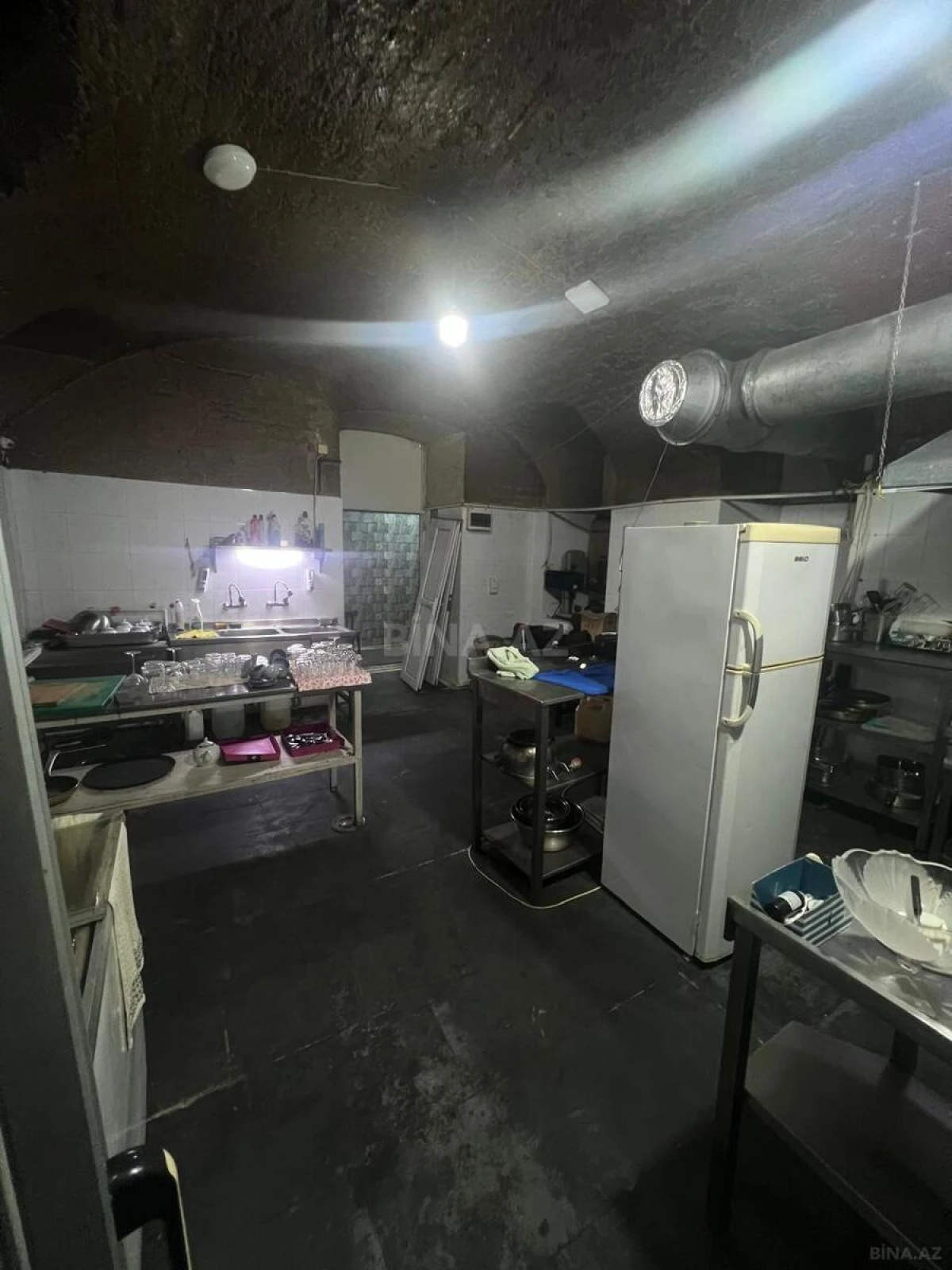 Kirayə verilir obyekt 200 m²