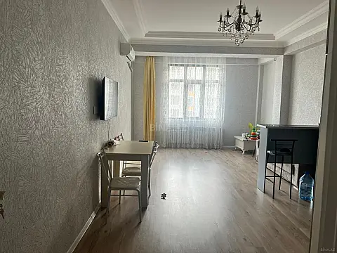 Kirayə verilir 2 otaqlı mənzil 78 m²