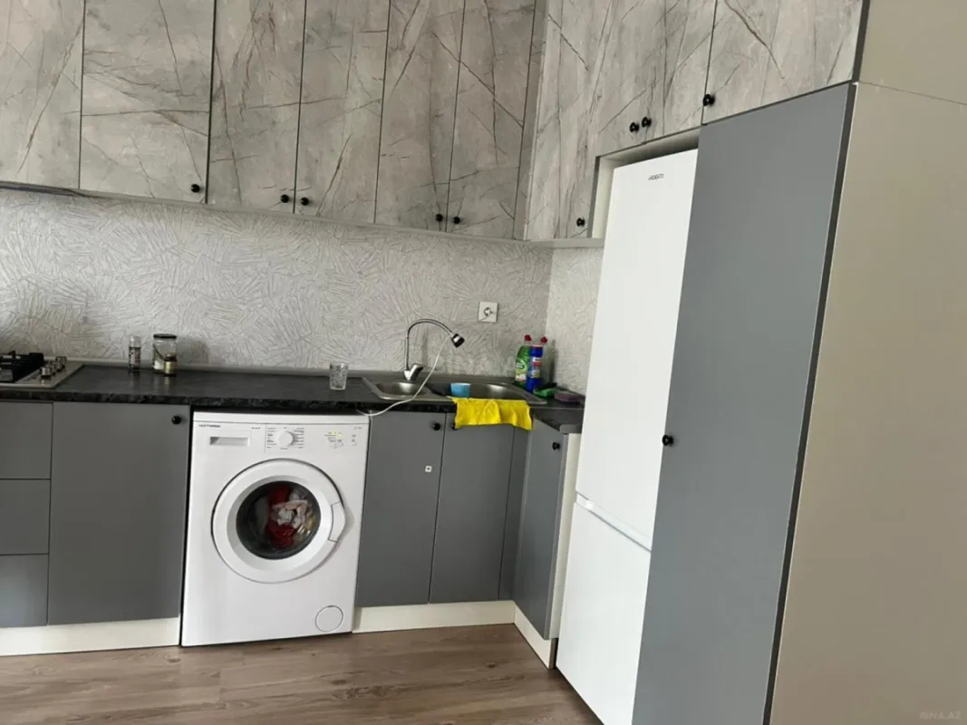Kirayə verilir 2 otaqlı mənzil 78 m²