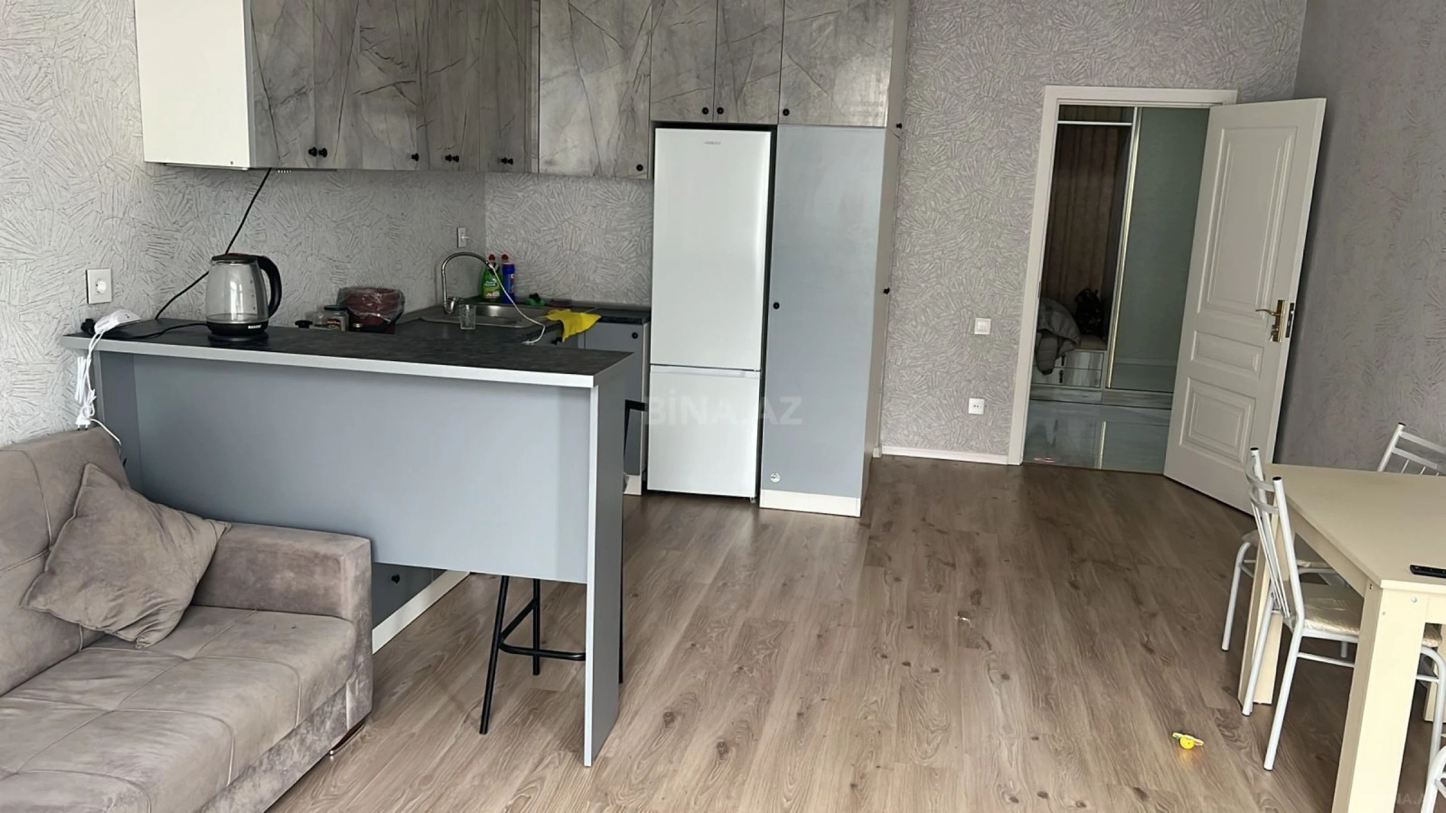 Kirayə verilir 2 otaqlı mənzil 78 m²