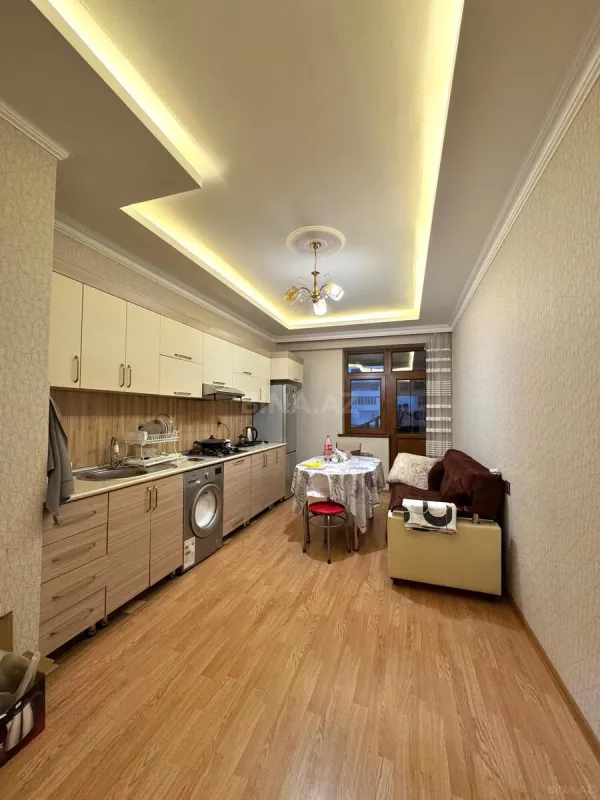 Kirayə verilir 2 otaqlı mənzil 82 m²