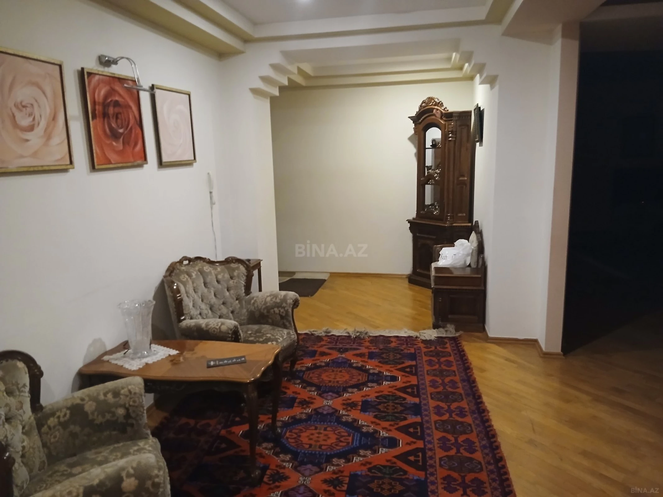 Satılır 5 otaqlı mənzil 220 m²