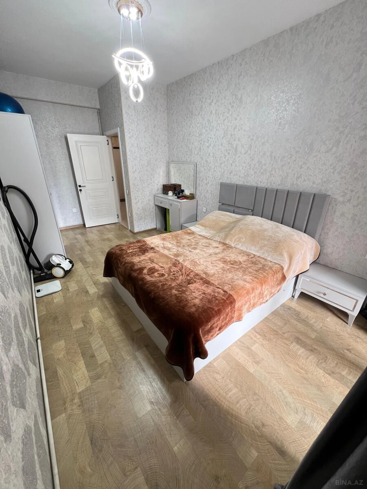 Kirayə verilir 2 otaqlı mənzil 70 m²