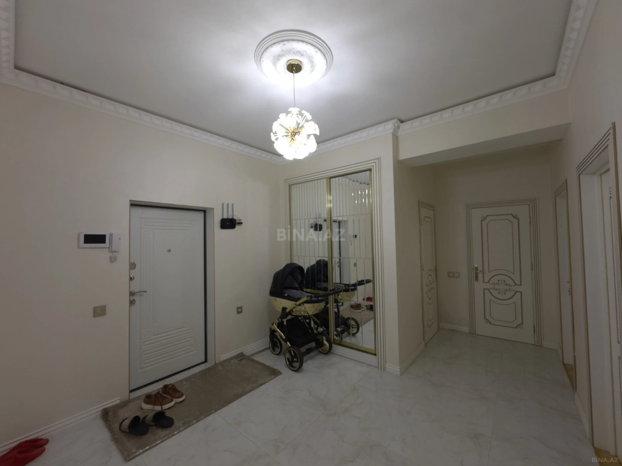 Satılır 3 otaqlı mənzil 110 m²