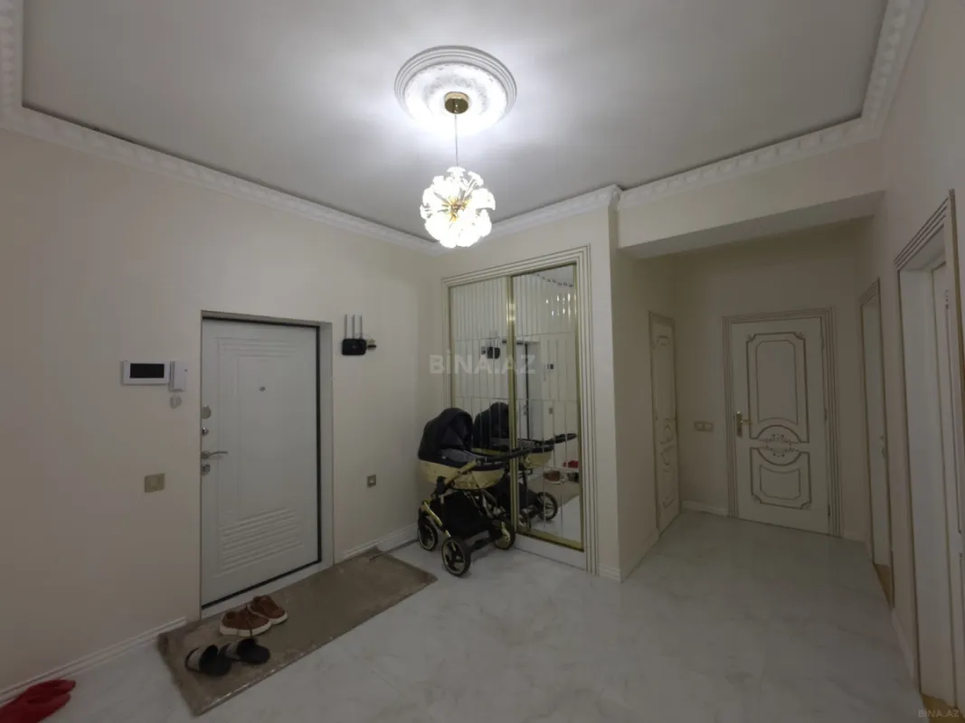 Satılır 3 otaqlı mənzil 110 m²