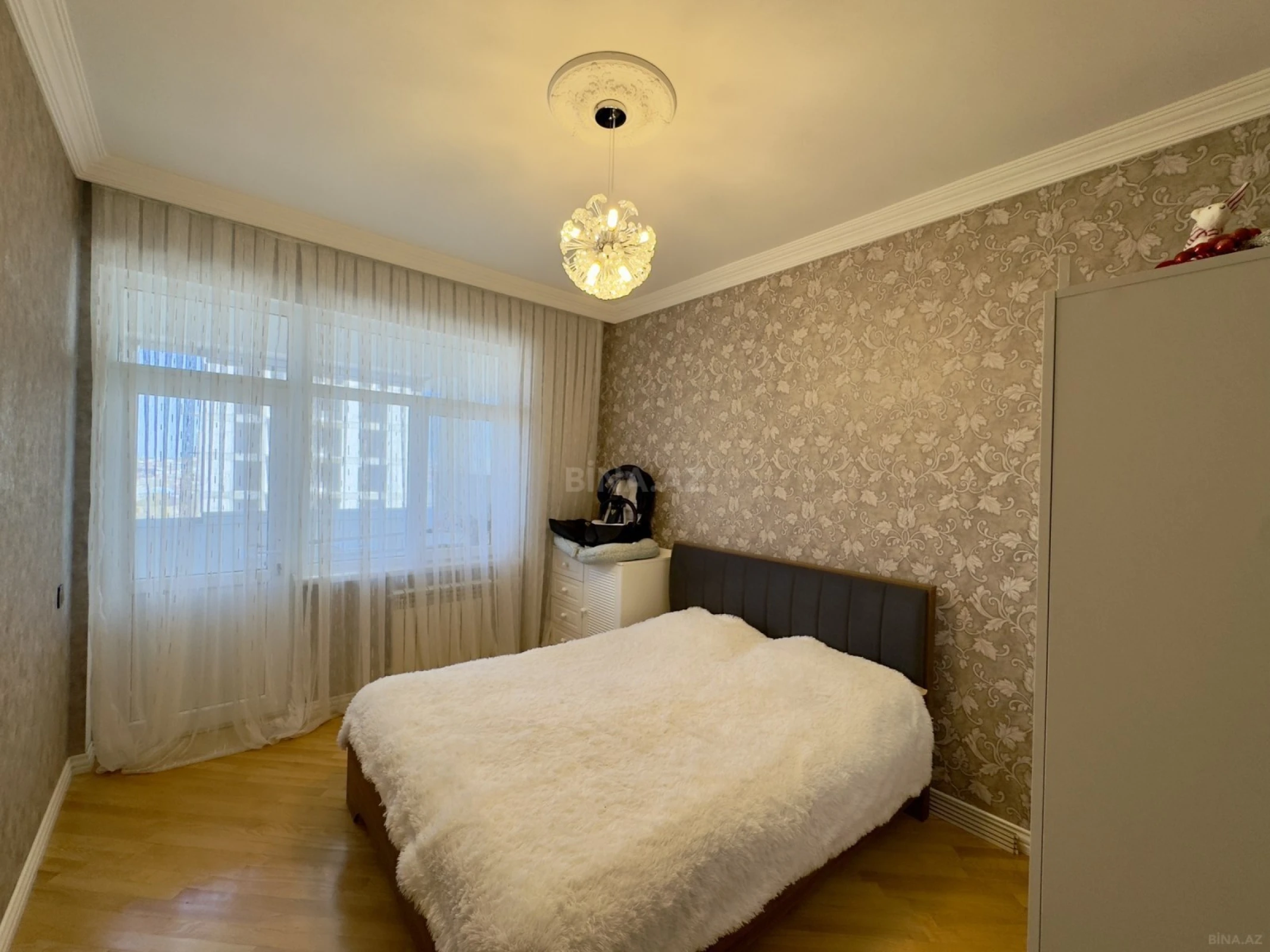 Satılır 3 otaqlı mənzil 110 m²