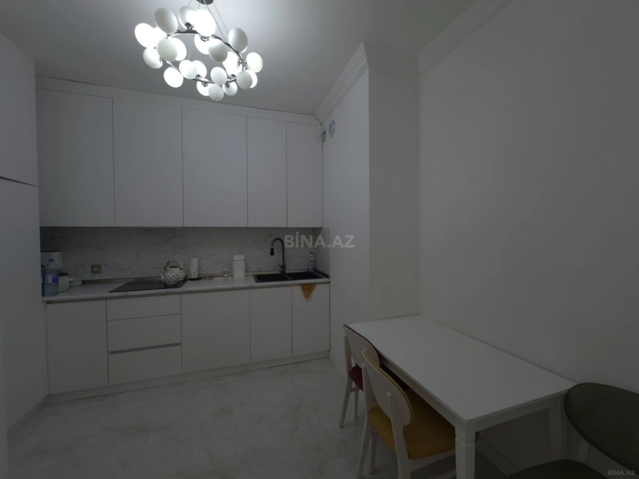 Satılır 3 otaqlı mənzil 110 m²