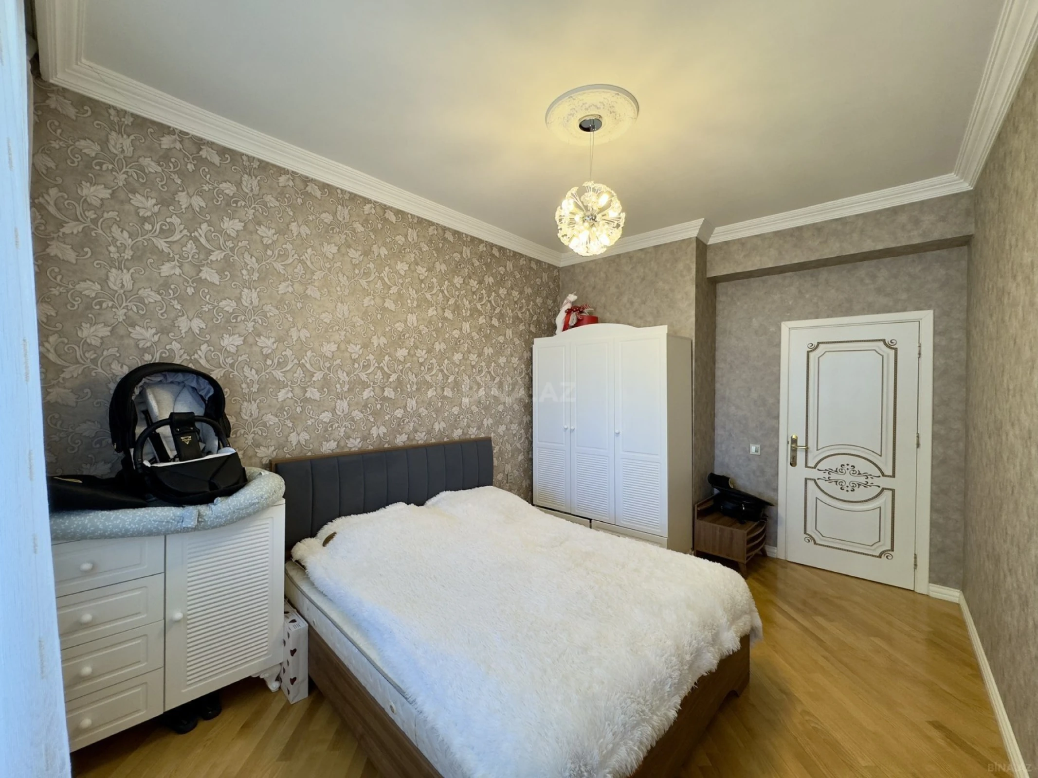 Satılır 3 otaqlı mənzil 110 m²