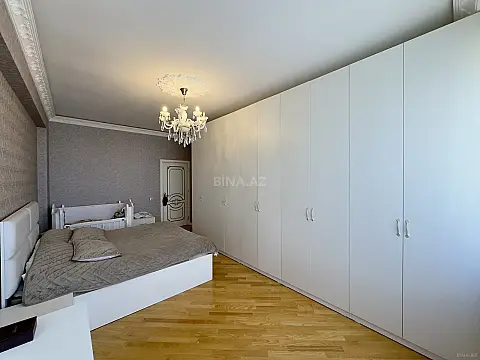 Satılır 3 otaqlı mənzil 110 m²