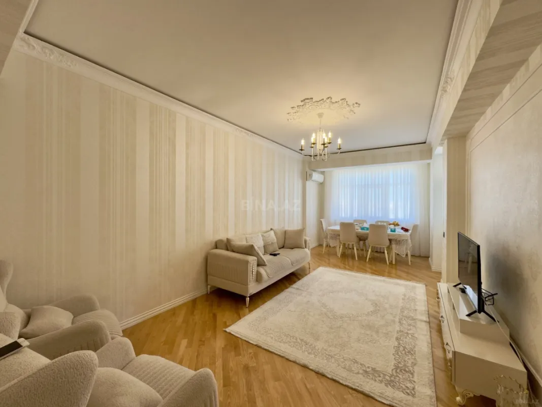 Satılır 3 otaqlı mənzil 110 m²
