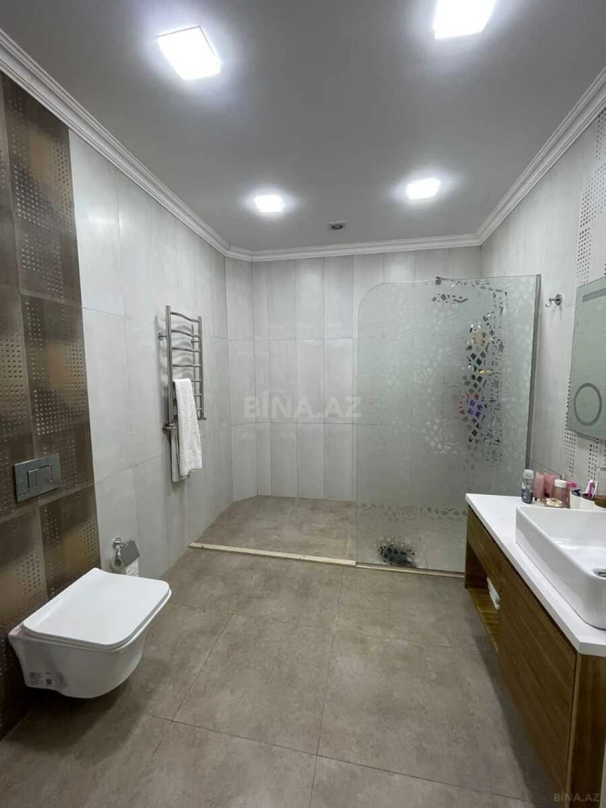 Satılır 5 otaqlı mənzil 350 m²