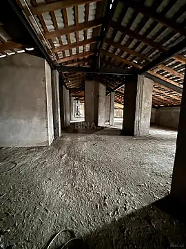 Satılır obyekt 700 m²