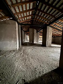 Satılır obyekt 700 m²