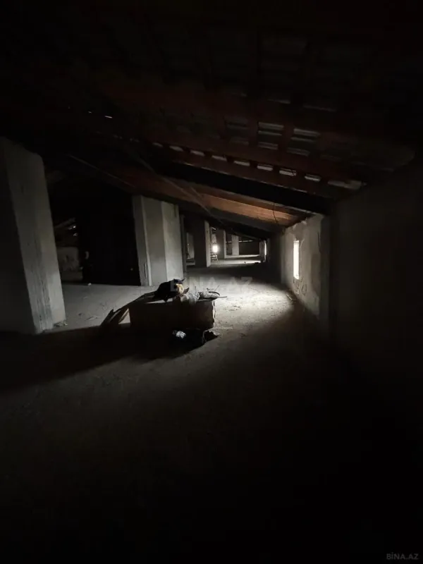 Satılır obyekt 700 m²