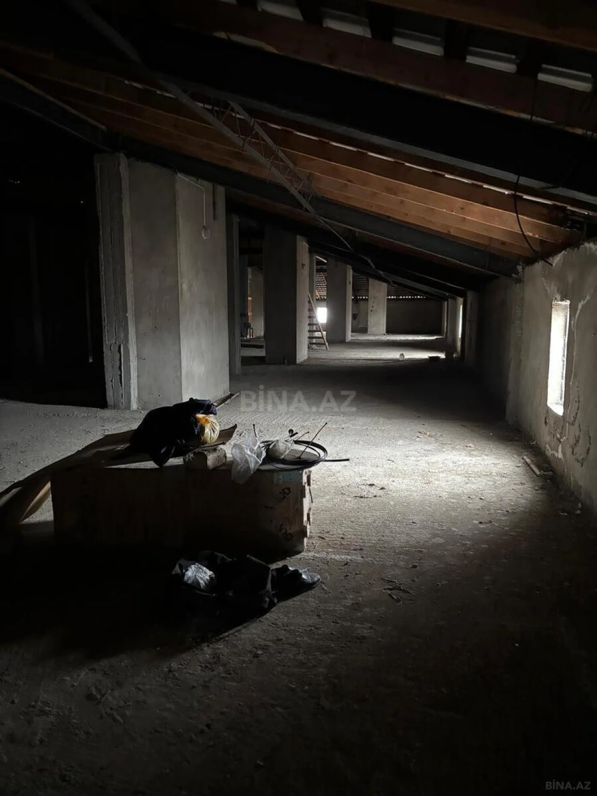 Satılır obyekt 700 m²