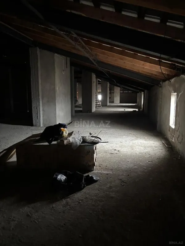 Satılır obyekt 700 m²
